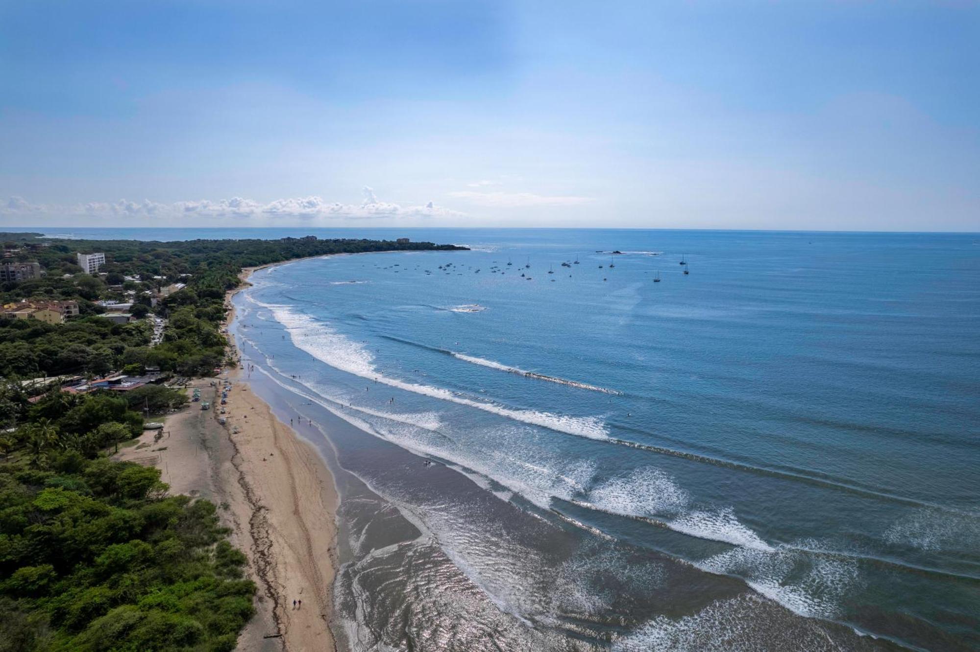 Iguana Surf Camp Tamarindo Exterior foto